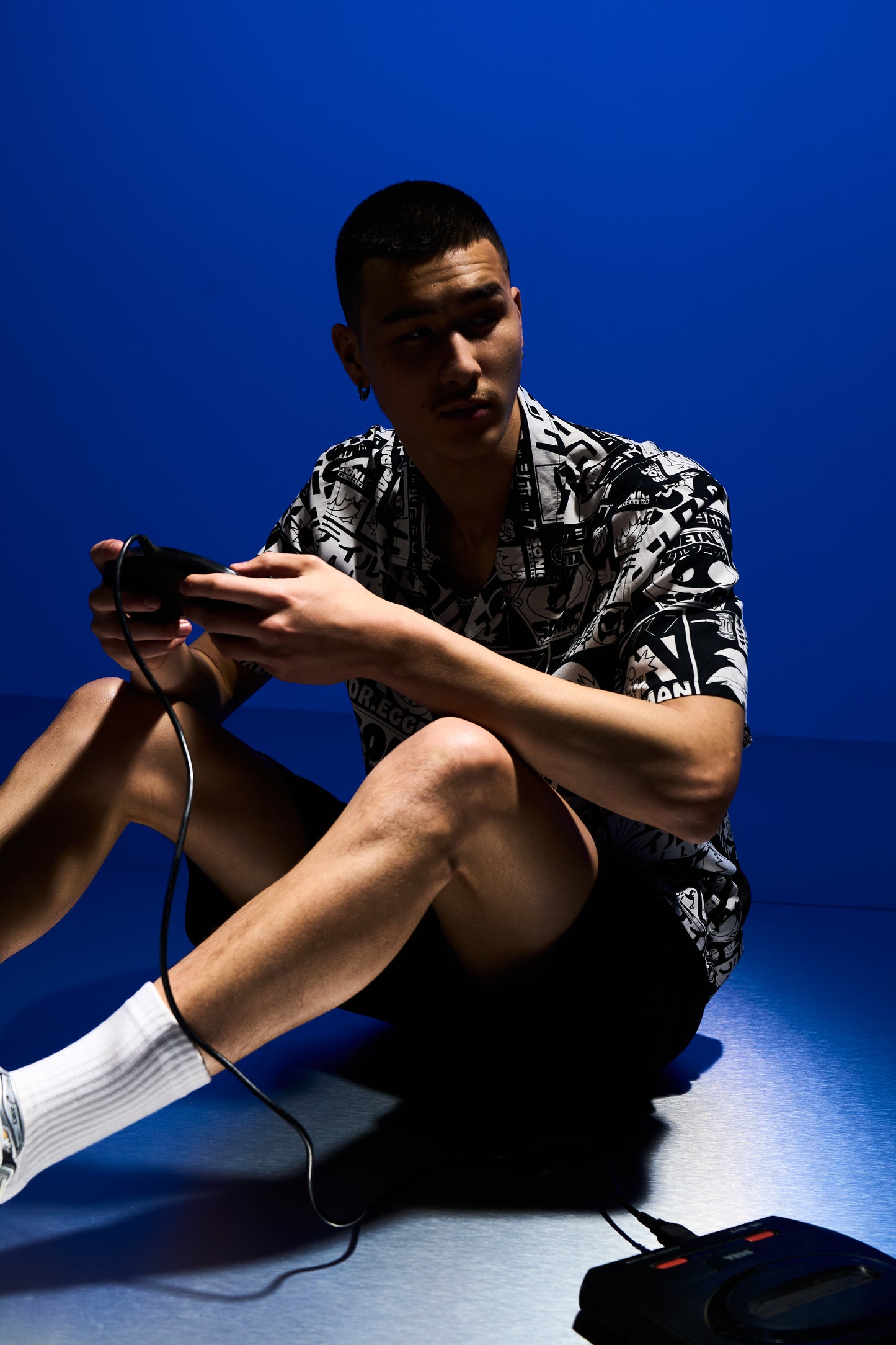 Hype x Sonic The Hedgehog™ Mens Black Retro Resort Shirt