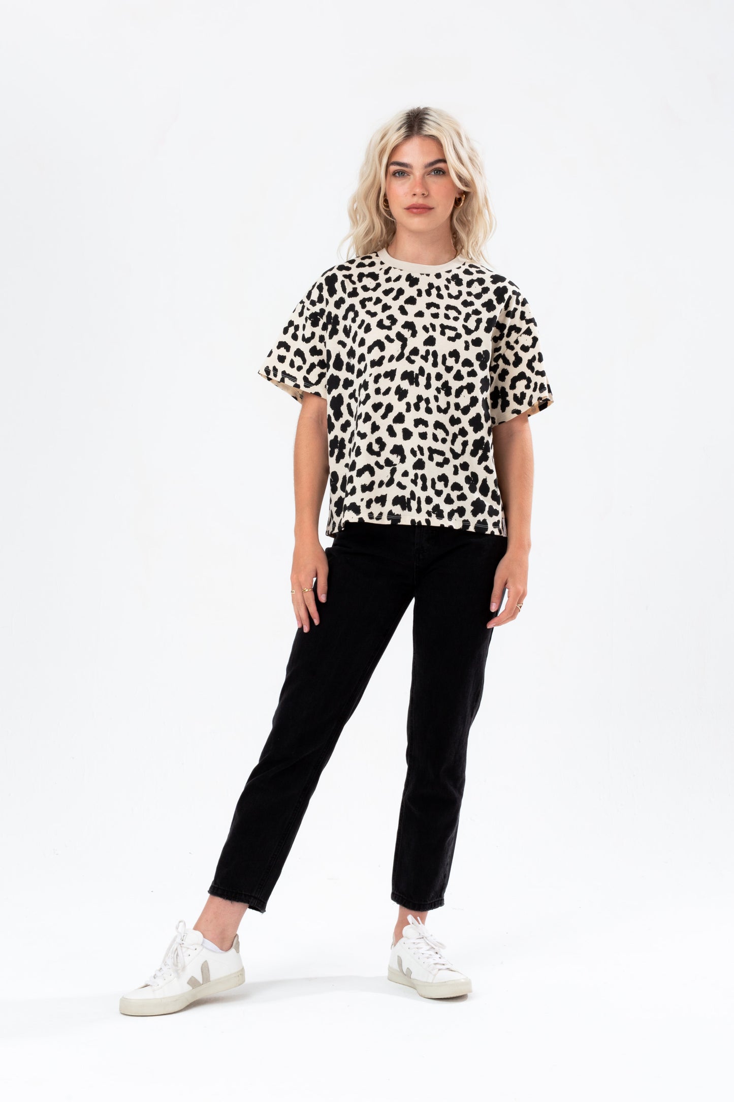 Hype Womens Cream Leopard Woven Tab Scribble Boxy T-Shirt